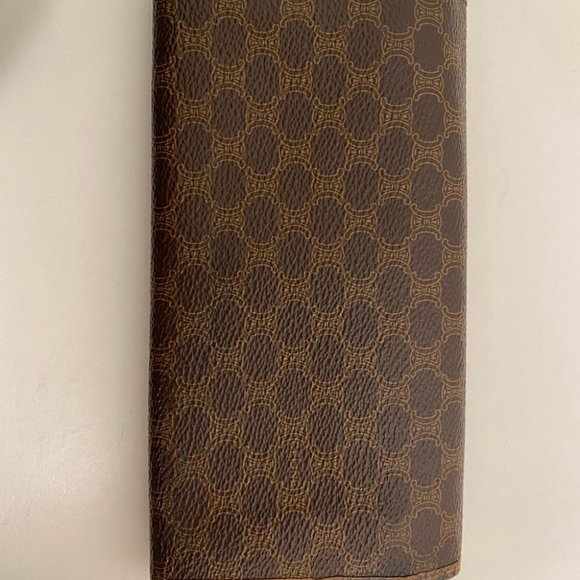 SOLD Vintage Celine Longwallet - Picture 2 of 16